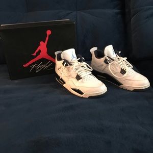 Air Jordan 4 Retro LS ...good condition
